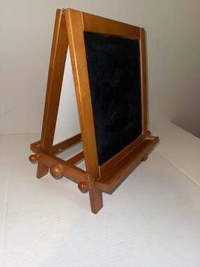 Adorable Levenger Wooden Tabletop Double-Sided Easel Chalkboard & Whiteboard